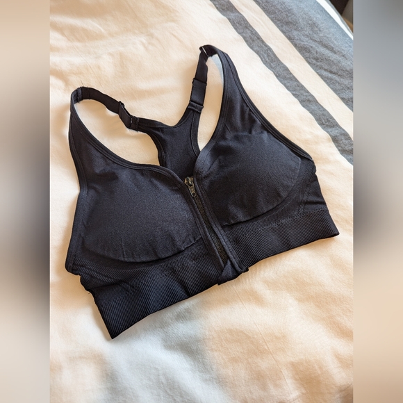 3/$20! Joe Fresh High Impact Sports Bra - Picture 3 of 10